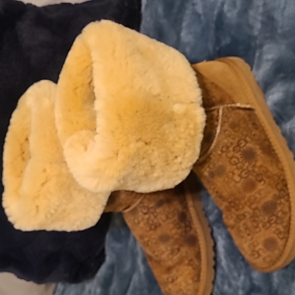 UGGS authentic - Picture 9 of 16